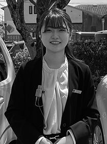 スタッフ03