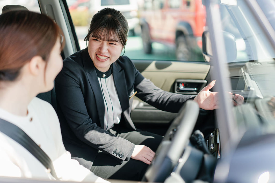 新車を探す